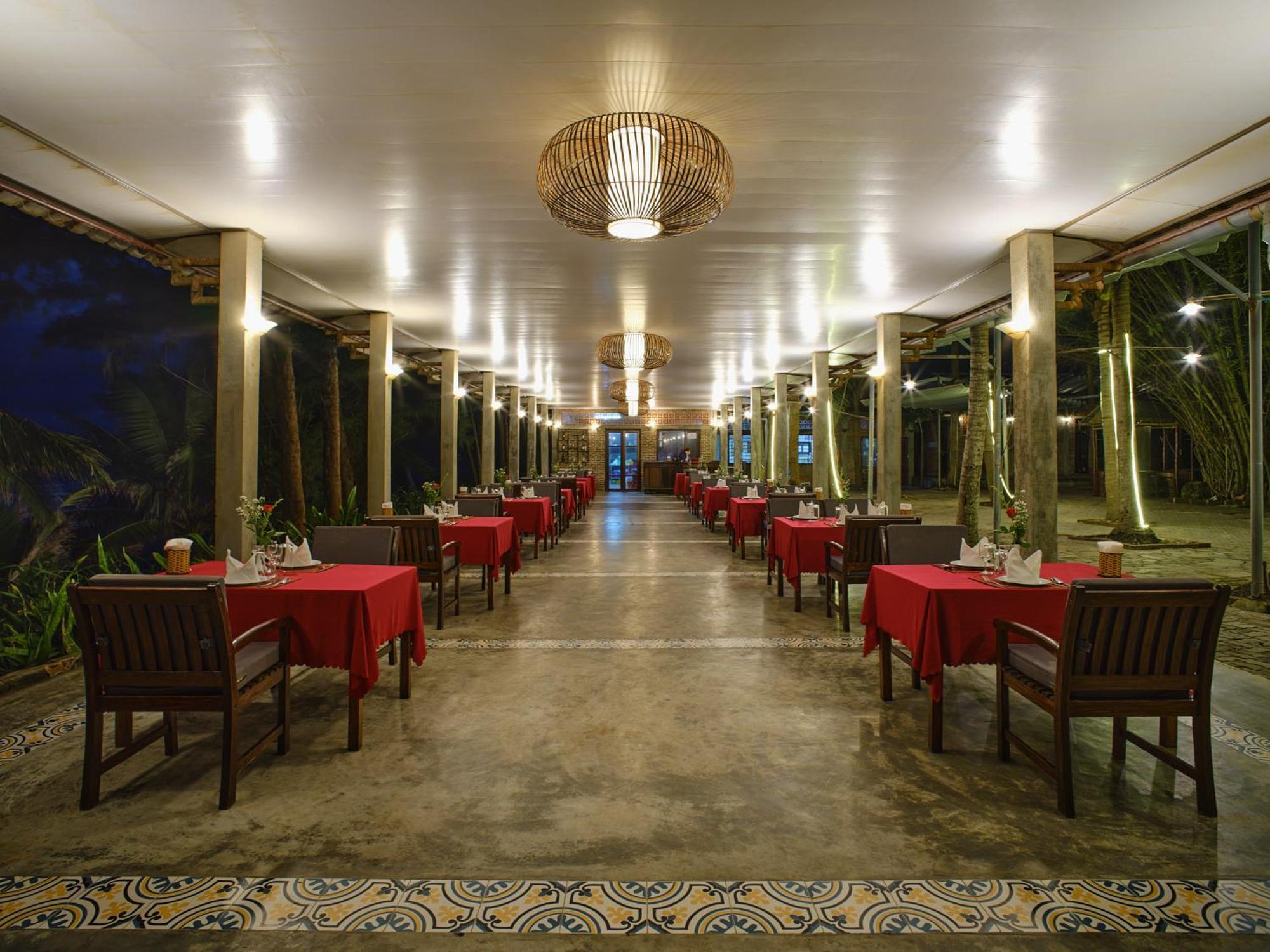 Lang Co Beach Resort Buitenkant foto